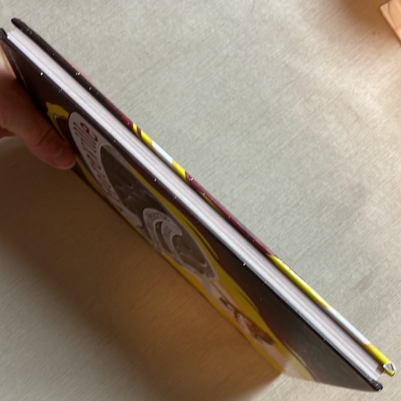 🌈2/$8  How Mira Met a Meteorite #2 in the Hereville Series - Picture 4 of 12